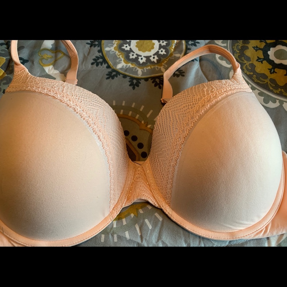 38DDD Victoria’s Secret Body by Victoria Bra
